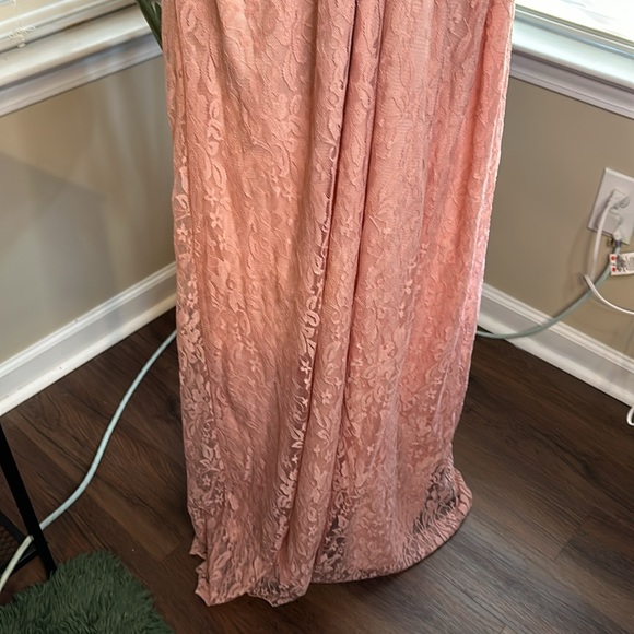 Maternity gown - Picture 4 of 5